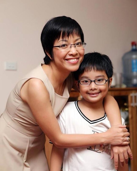 Sau khi chia tay nghệ sĩ hài Công Lý, MC Thảo Vân nuôi con một mình với bao vất vả