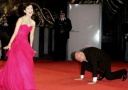 Nhung khoanh khac doc tren tham do cua sao Hoa ngu hinh anh