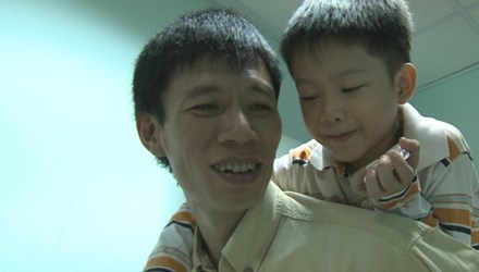 Đạo diễn Đặng Hồng Giang nói rằng, anh cố tử tế hơn lên khi theo đuổi câu chuyện của Thiện Nhân.