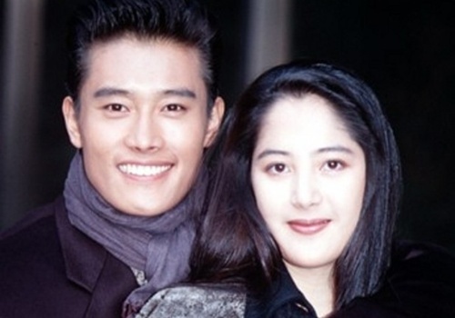 Chong Hoa hau Han bi nghi cuong buc gai tre o be boi hinh anh