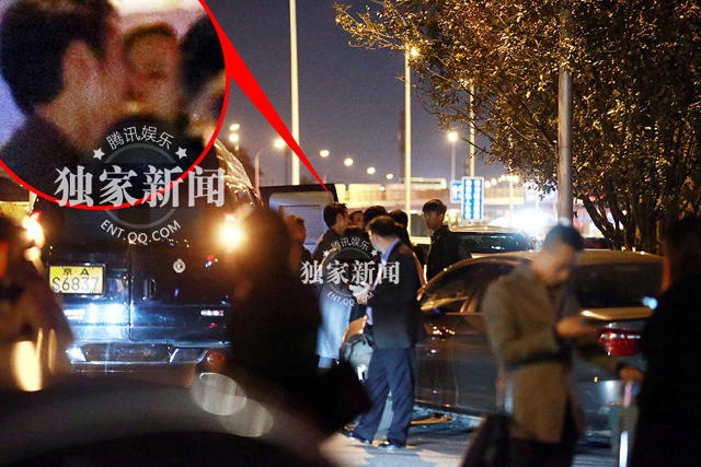 Trương Hâm Nghệ - Viên Hoằng tiệc tối sau khi cầu hôn.