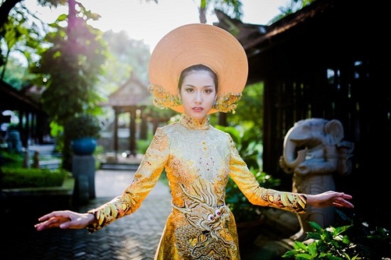 4 bo ao dai truyen thong Viet an tuong o dau truong quoc te hinh anh