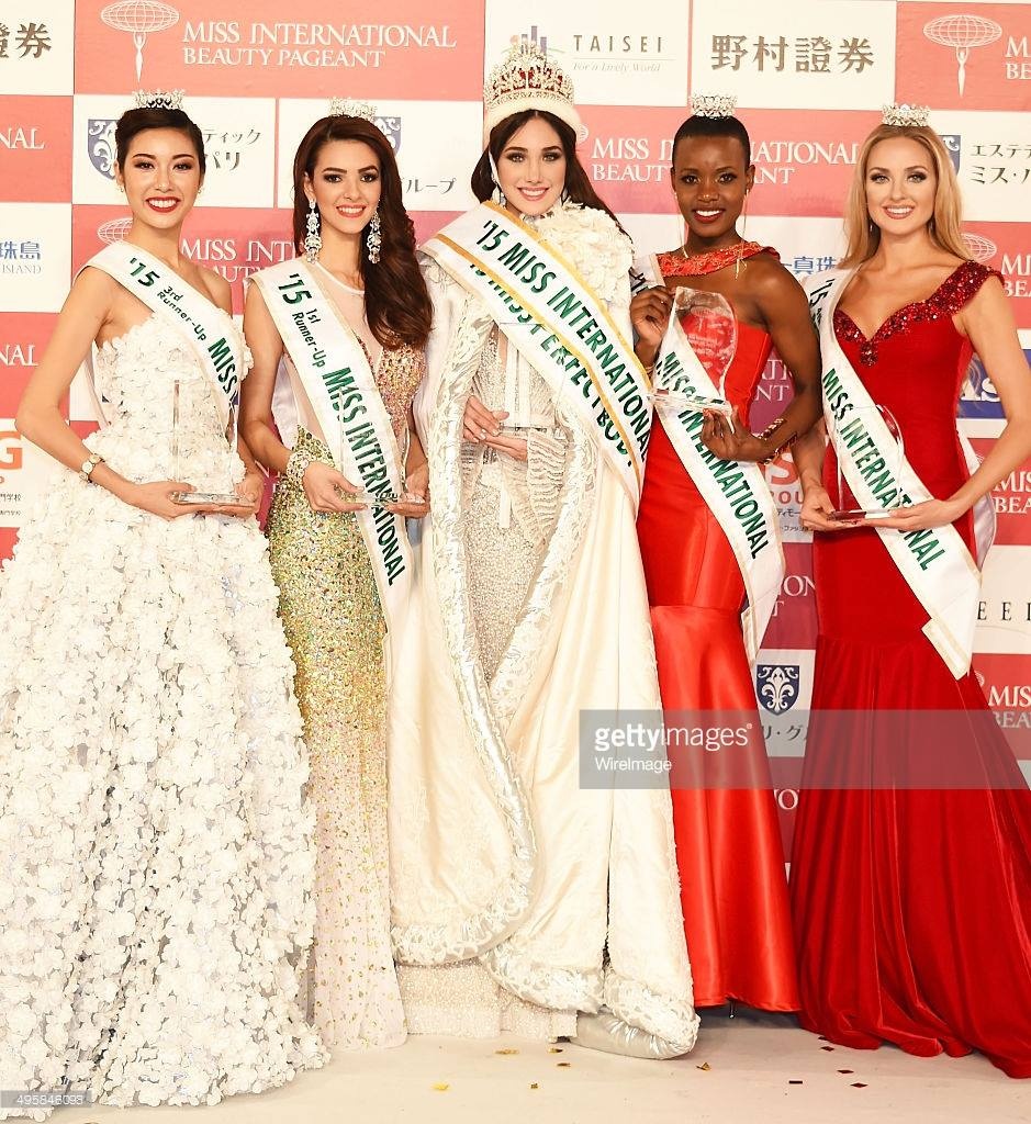 Hoa hậu Quốc tế không cấm thí sinh thẩm mỹ nhưng việc Edymar Martinez được tôn vinh vẫn gây ra chủ đề tranh cãi.