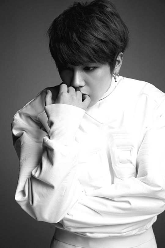 Lee Hong Ki ra album solo sau gần 9 năm ca hát.