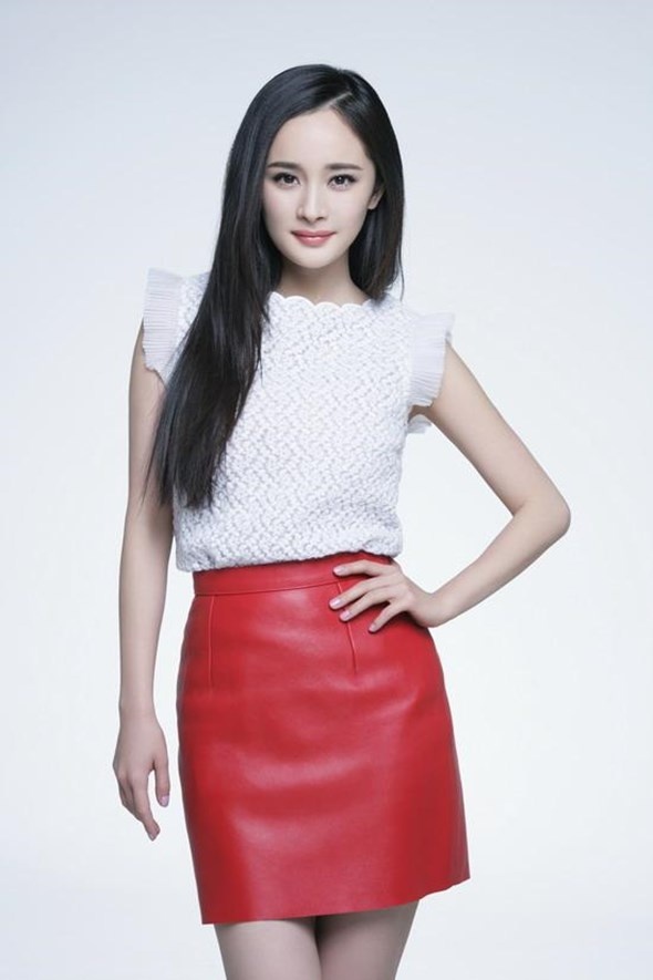 Cát xê của Dương Mịch trong mảng phim điện ảnh khá cao, đạt con số 3 triệu nhân dân tệ (khoảng <abbr class=