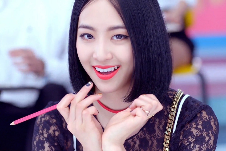 Toc den gian don, sao Han van dep hut hon hinh anh