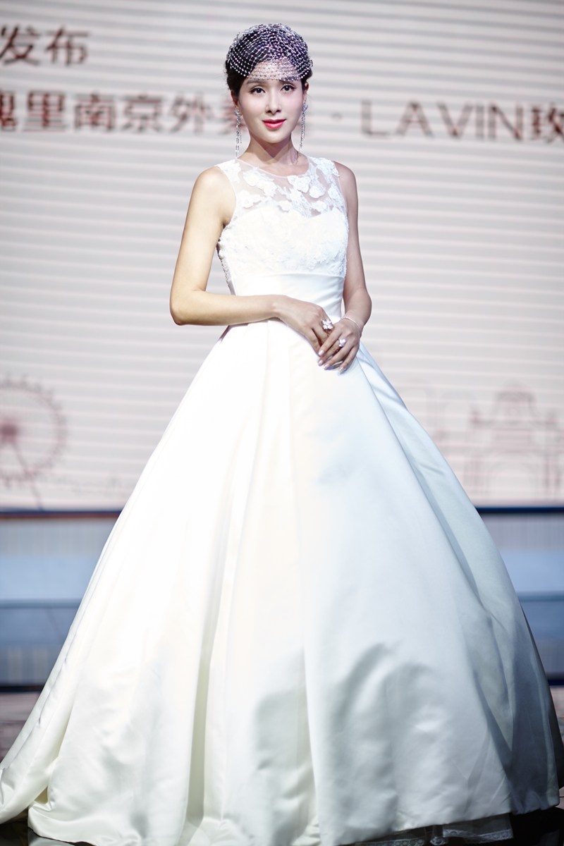 Dương Cung Như trong sự kiện vào ngày 7/11. Hiện, cô chỉ tham gia vài sự kiện thời trang và góp mặt trong một số vai nhỏ trên truyền hình.