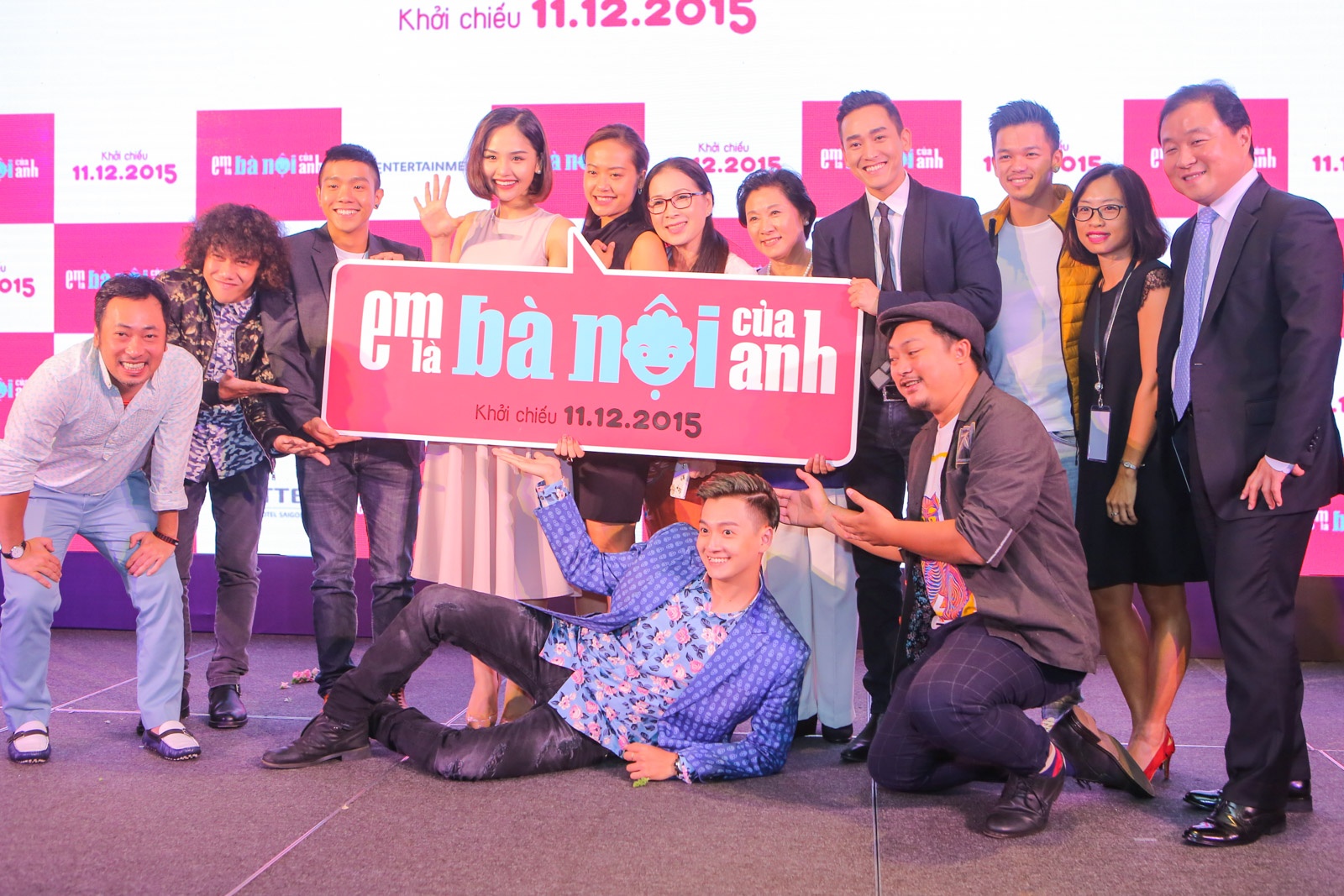 Em là bà nội của anh quy tụ nhiều diễn viên nổi tiếng thuộc nhiều thế hệ của điện ảnh Việt Nam, như Miu Lê, Ngô Kiến Huy, Hứa Vĩ Văn, Hari Won, Harry Lu, Hồng Ánh, NSƯT Minh Đức, Kim Xuân... Phim dự kiến khởi chiếu trong dịp lễ Giáng sinh 2015.