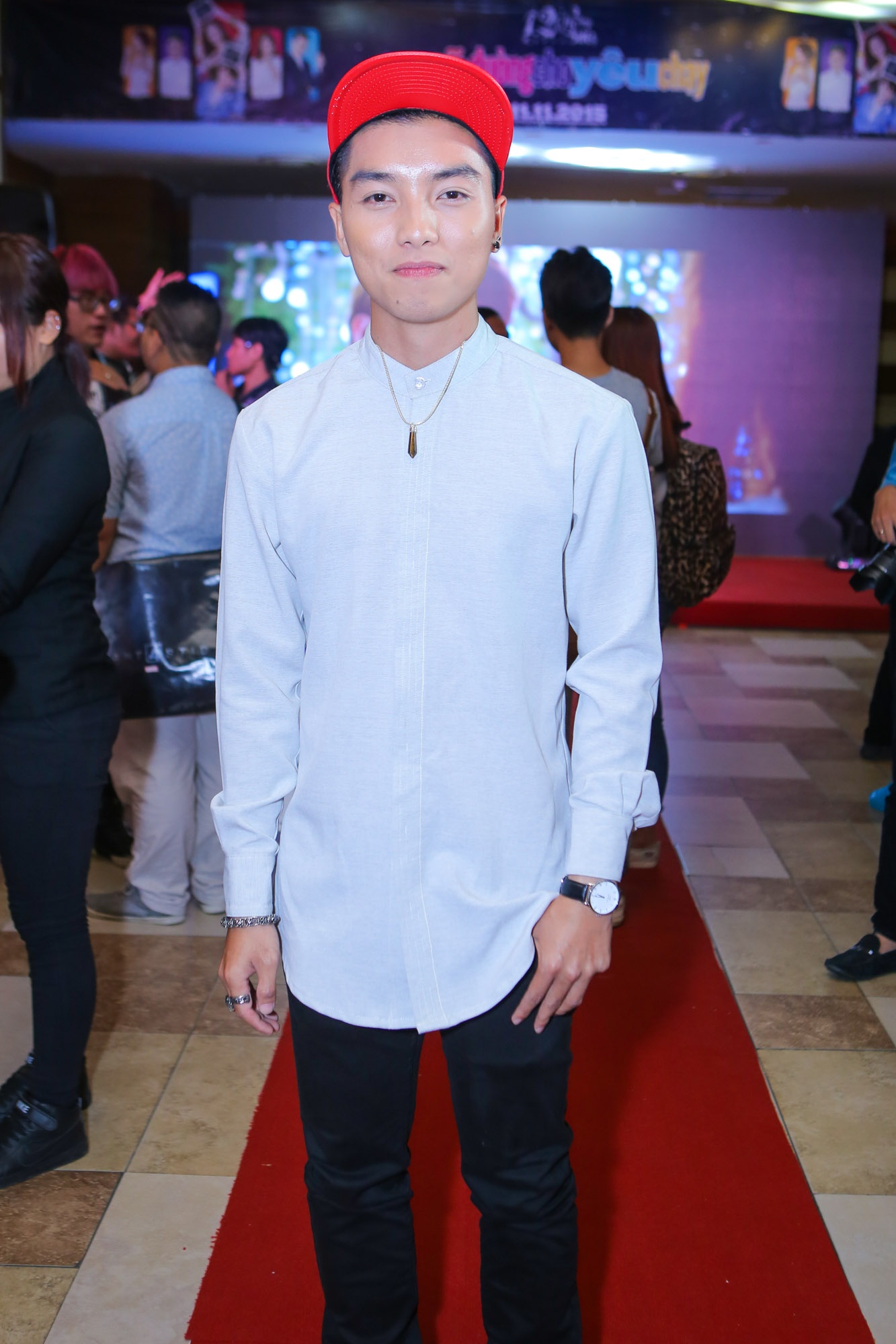 Diễn viên, VJ Ngọc Trai đảm nhận vai trò MC trong buổi công chiếu phim.