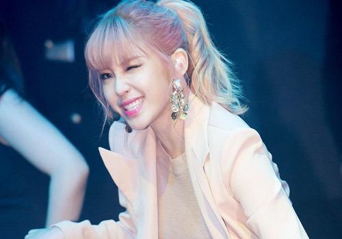 Dang ngoi gay tranh cai cua loat my nhan Kpop hinh anh