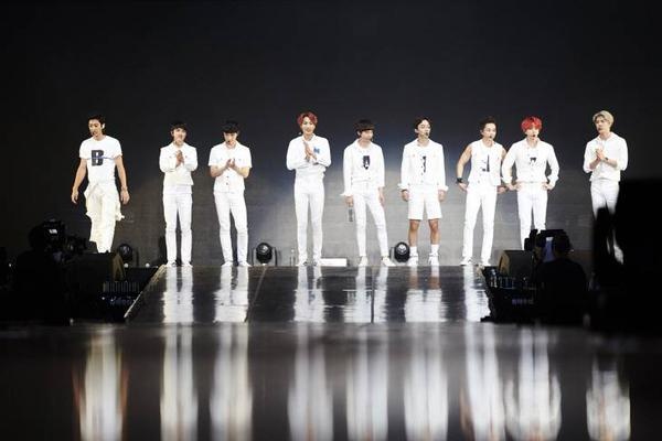 Nhóm vừa có concert dome đầu tiên thành công tại Nhật.