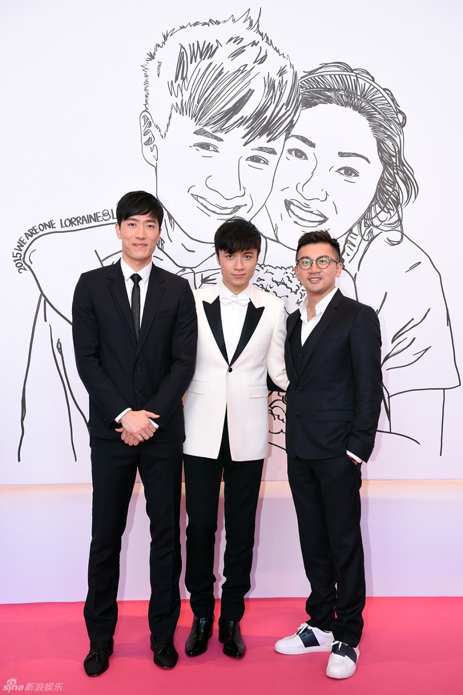 Tô Hữu Bằng (phải) có mặt từ sớm chúc phúc cho bạn thân. Anh chia sẻ: “Anh ấy hôm nay rất đẹp trai. Hy vọng Cổ Cự Cơ sau này cũng giống như hôm nay, thật sự hạnh phúc”.