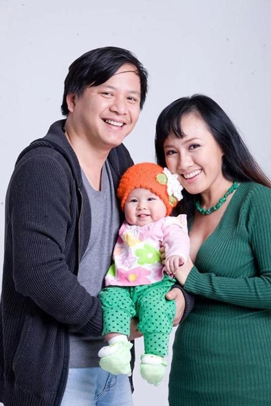 Gia đình hạnh phúc của BTV Hoài Anh