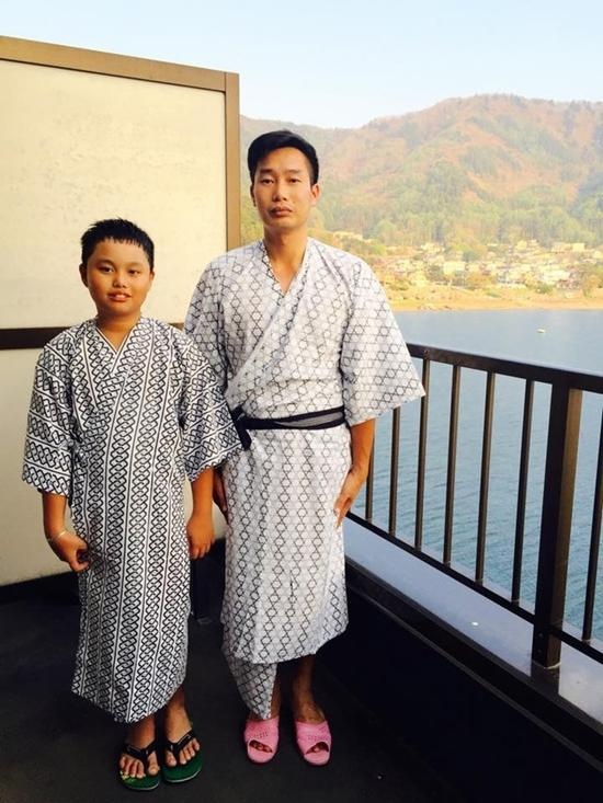 Cậu bé Tuấn Kiệt có khá nhiều nét giống bố