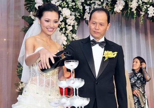 Nhung my nhan Viet cuoi dai gia lon tuoi hinh anh