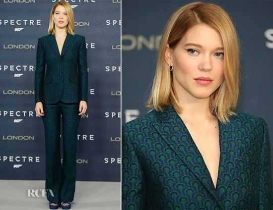 Bộ vest màu xanh lá này của nhãn hiệu Miu Miu được đánh giá là một tác phẩm tuyệt đẹp cả về chất liệu, thiết kế lẫn màu sắc.