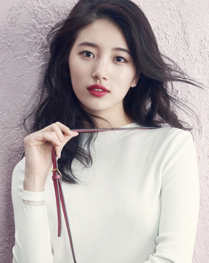 Người đẹp Bae Suzy đứng vị trí thứ 12. Cô cũng là sao Hàn có thứ hạng cao thứ 2 trong Top.