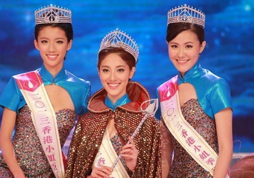 A hau Hong Kong co nguy co bi tuoc danh hieu vi gian doi hinh anh