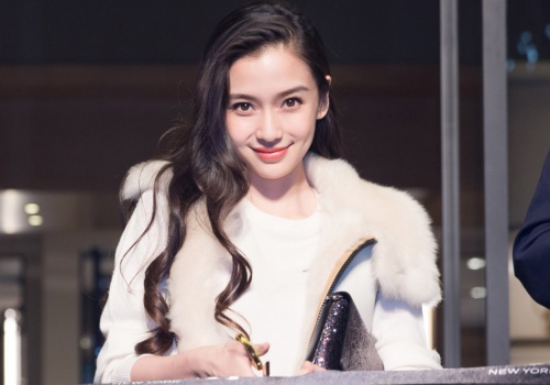 Angelababy noi bat trong hai su kien cung ngay hinh anh