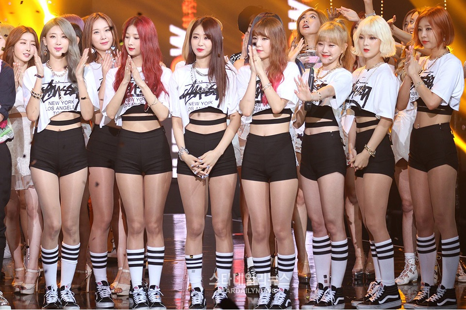 Mặc dù các ca khúc của nhóm được đánh giá cao nhưng chúng chưa đủ để 9Muses trở nên nổi tiếng. Ngoài ra, việc các thành viên 9Muses đều có ngoại hình xinh đẹp, dáng chuẩn như người mẫu cùng giọng hát tốt cũng khiến fan tiếc nuối.