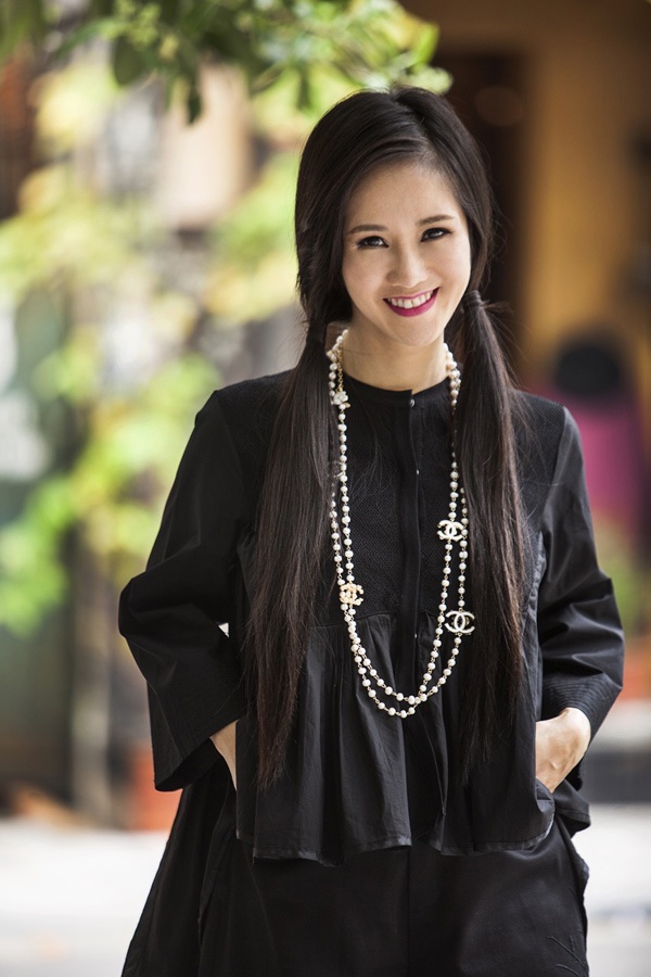 Diva Hồng Nhung và vóc dáng thanh mảnh bao năm qua.