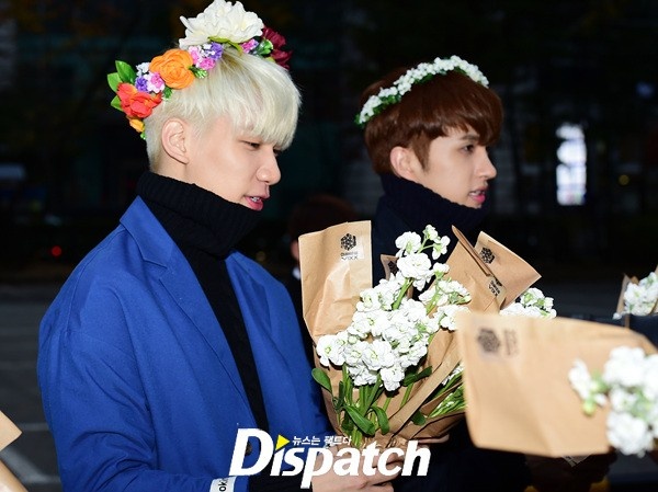 VIXX không nằm ngoài xu hướng, nhóm đang bận rộn quảng bá album và ca khúc mới Chained Up. Hôm 17/11, nhóm có chiếc cúp đầu tiên cho Chained Up tại The Show. Hiện album Chained Up đang đứng vị trí thứ 3 trên bảng xếp hạng album quốc tế của Billboard. 