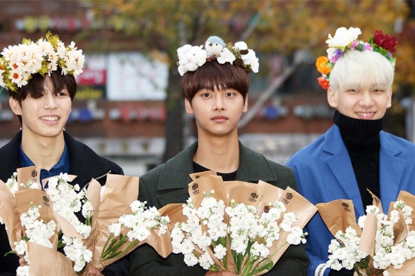 My nam Kpop doi vong hoa don fan hinh anh