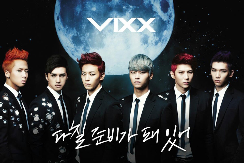 VIXX: VIXX đại diện cho Voice (âm thanh), Visual (diện mạo), và Value (giá trị) tồn tại trong Excelsis (Đấng tối cao). Ngụ ý của cái tên VIXX muốn biểu đạt rằng tất cả mọi mặt như: diện mạo, giọng hát đều ở mức đẳng cấp vượt trội.