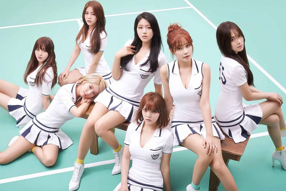 AOA: Ace of Angle là tên đầy đủ của nhóm nhạc nữ AOA. Những cô gái nhà FNC được ví như thiên thần, tượng trưng cho sự thuần khiết và ngây thơ trong sáng.