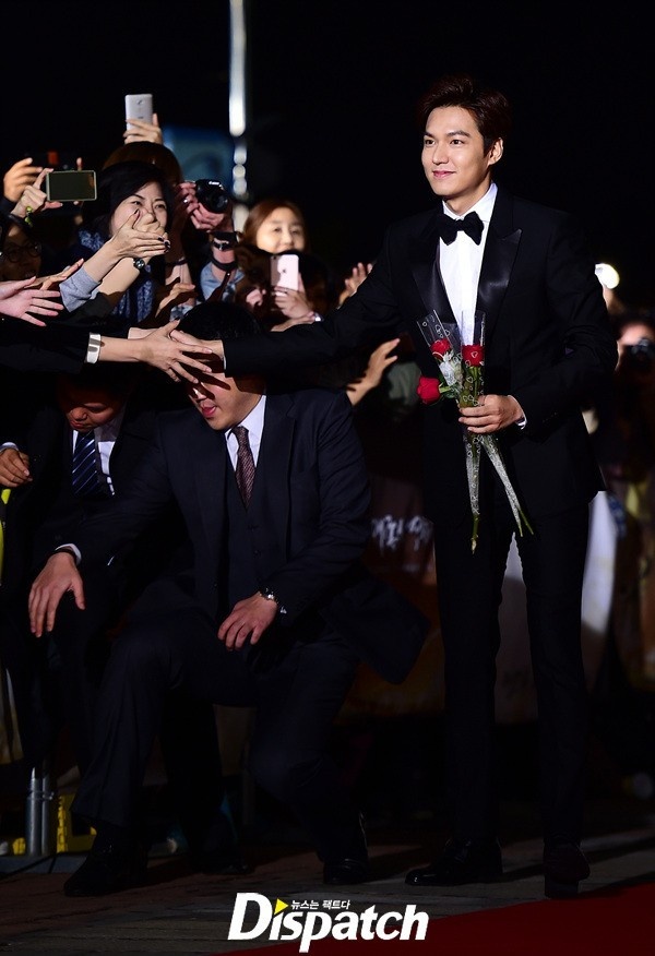 Tài tử Lee Min Ho khiến các fan phát cuồng khi xuất hiện.