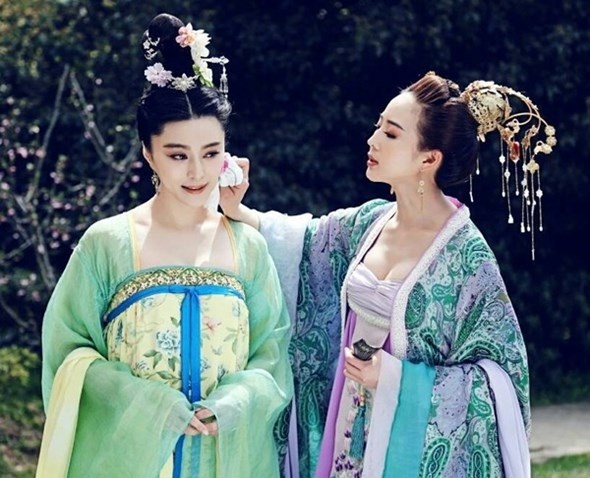 Người đẹp Trương Quân Ninh nhận được nhiều lời khen với nhân vật phản diện Từ Huệ trong bộ phim truyền hình ăn khách Võ Mị Nương truyền kỳ. Từ Huệ không chỉ xinh đẹp mà còn có tài văn thơ. Cô nhập cung cùng đợt với Võ Như Ý (Phạm Băng Băng) và hai người trở thành tỷ muội tốt. 