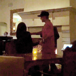 Selena Gomez va Justin Bieber lai tham thiet ben nhau hinh anh