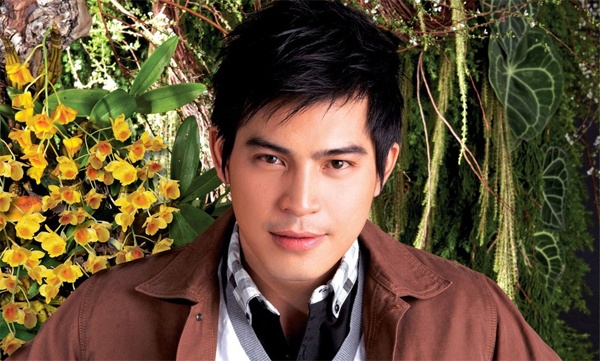 Tai tu Thai hon me sau, bi cua chan vi sot xuat huyet hinh anh