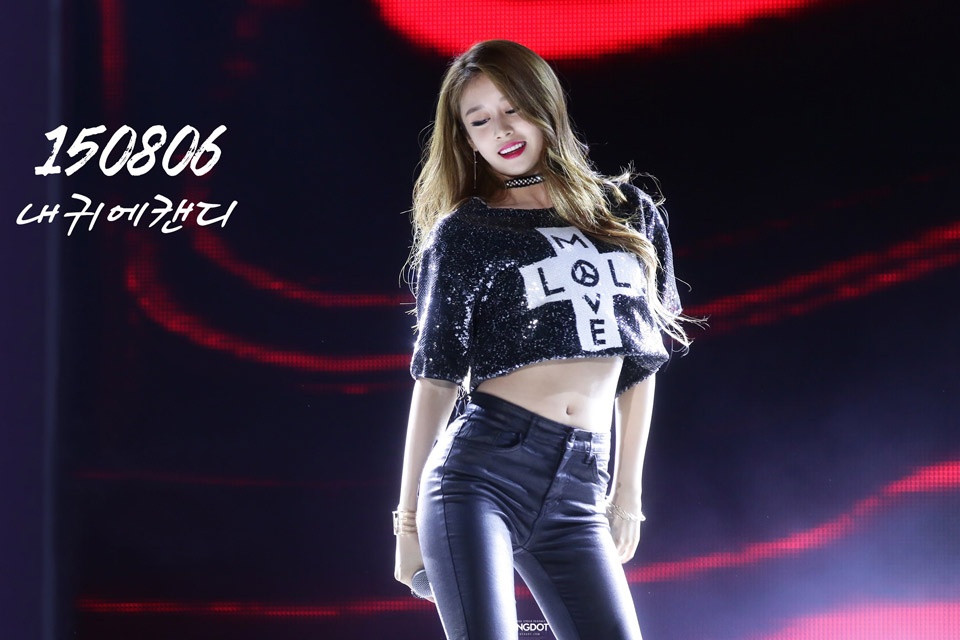 Jiyeon là em út trong nhóm nhạc 6 thành viên T-ara.