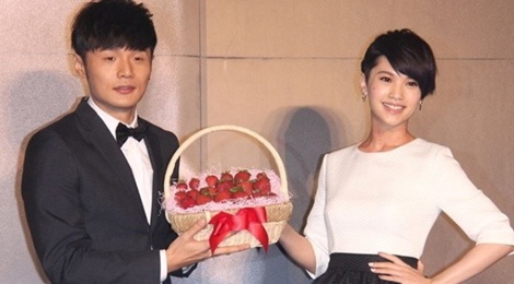 Duong Thua Lam song chung voi ban trai kem tuoi hinh anh