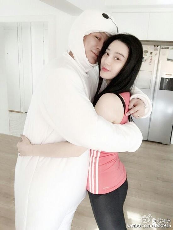 Phạm Băng Băng chia sẻ ảnh tình cảm bên Lý Thần.