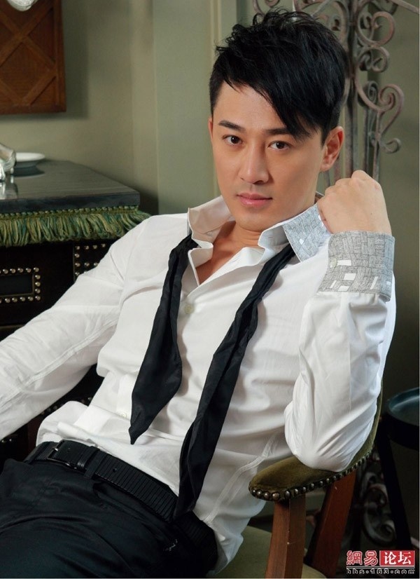 Lâm Phong là tài tử được TVB o bế nhưng việc khởi nghiệp quá muộn ở Đại lục khiến anh chỉ là tên tuổi hạng trung. Các đạo diễn Đại lục không mặn mà với cái tên Lâm Phong. Cũng vì thế, anh vẫn thường phải quay về Hong Kong đóng phim.