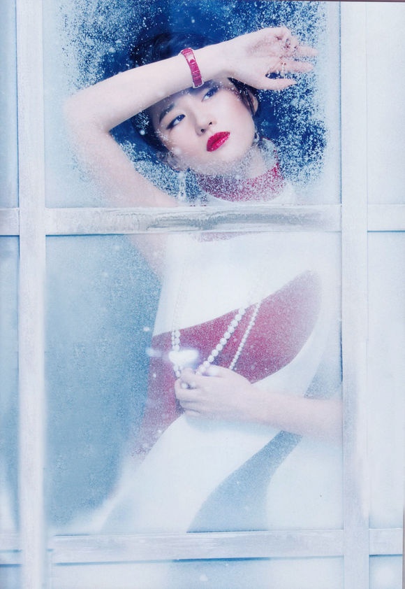 Người đẹp sinh năm 1987 hiếm khi nhận lời chụp ảnh tạp chí dễ dàng. Bởi theo cô, hình ảnh xuất hiện quá nhiều sẽ gây nhàm chán.