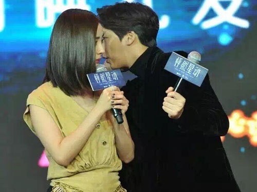 Duong Mich - Ly Dich Phong than mat sau tin don ngoai tinh hinh anh