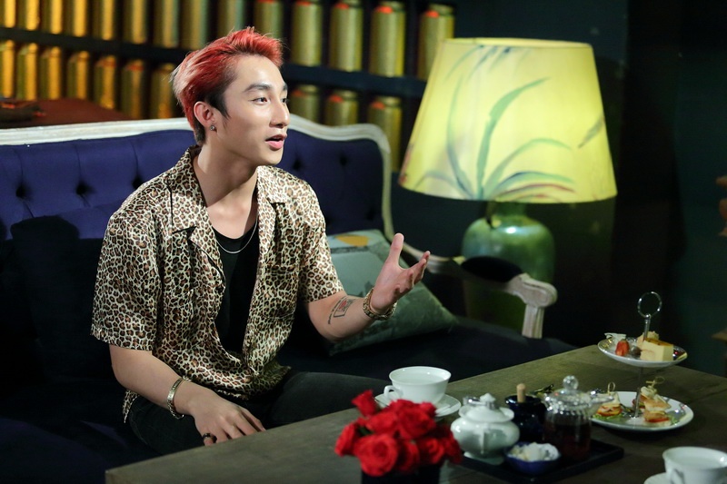 Son Tung ben duyen sang tac nho tho cat toc hinh anh