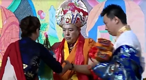 Sau be boi doi tu, 'Hoang A Ma' quy y cua Phat hinh anh