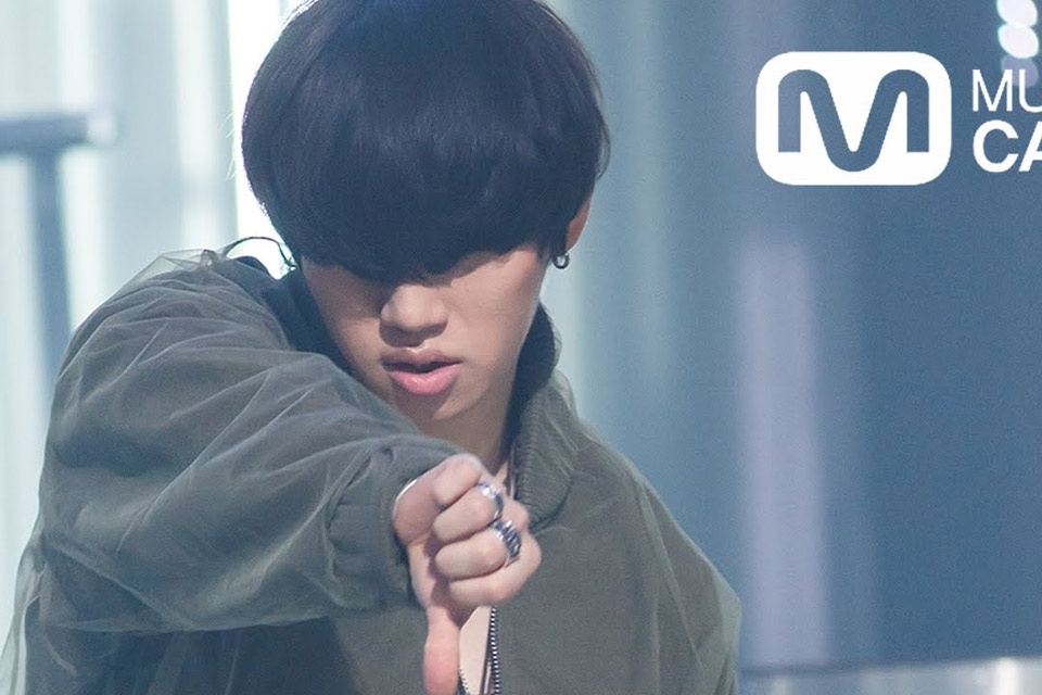 Trong suốt đợt quảng bá album M.A.D.E, Daesung đã trung thành với kiểu tóc che mất nửa mặt.