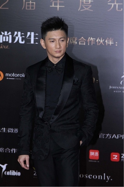 Ngô Kỳ Long bảnh bao trước ống kính.