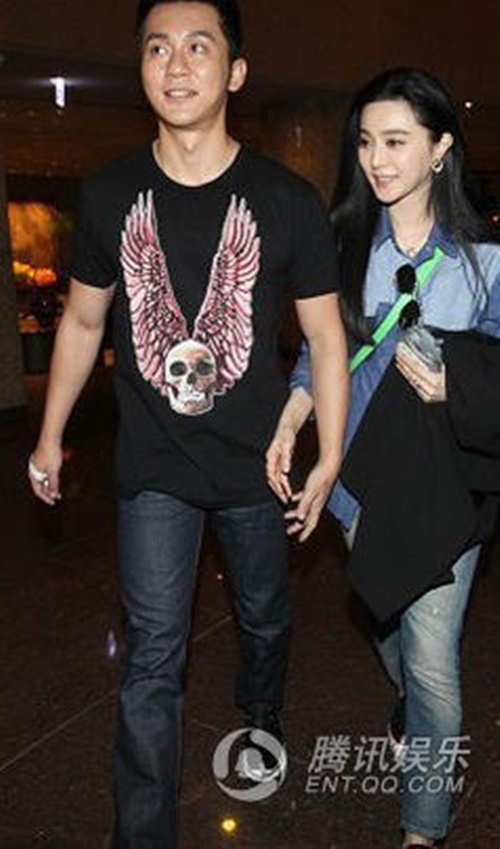 Lý Thần và Phạm Băng Băng đi mua nhẫn kim cương ở Đài Bắc.