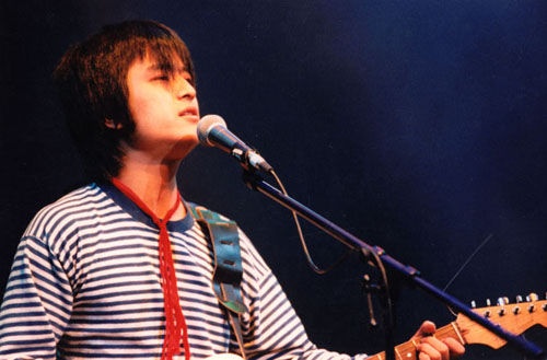 Hà Dũng - giọng ca xuất chúng một thời mắc bệnh tâm thần. Gần đây, anh bị bắt giữ vì tội cố ý hành hung người khác.