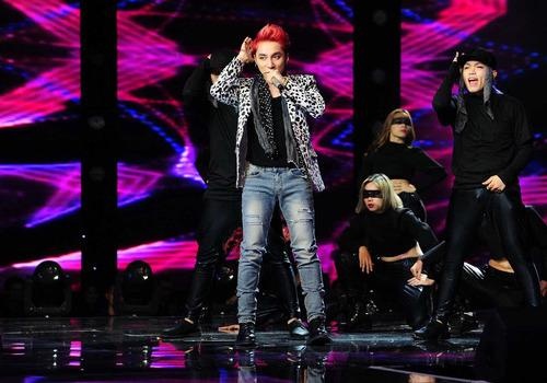 YouTube - Mo vang cho nghe si? hinh anh