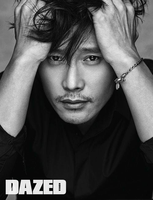  Sau scandal bị người tình nhí tống tiền, Lee Byung Hun đang nỗ lực lấy lại hình ảnh trong mắt công chúng.