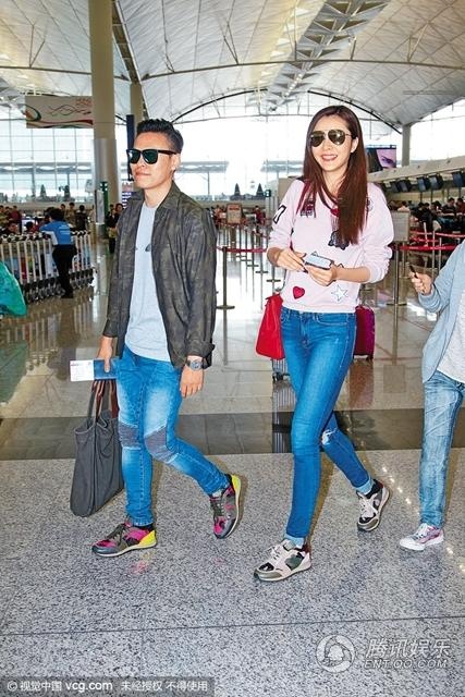 Hùng Đại Lâm và Quách Khả Tụng xuất hiện ở sân bay chuẩn bị kỳ nghỉ Giáng sinh.