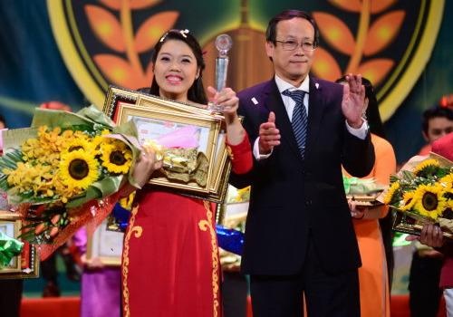 Nguyen Thi Truong An doat HCV giai Bong lua vang XI-2015 hinh anh