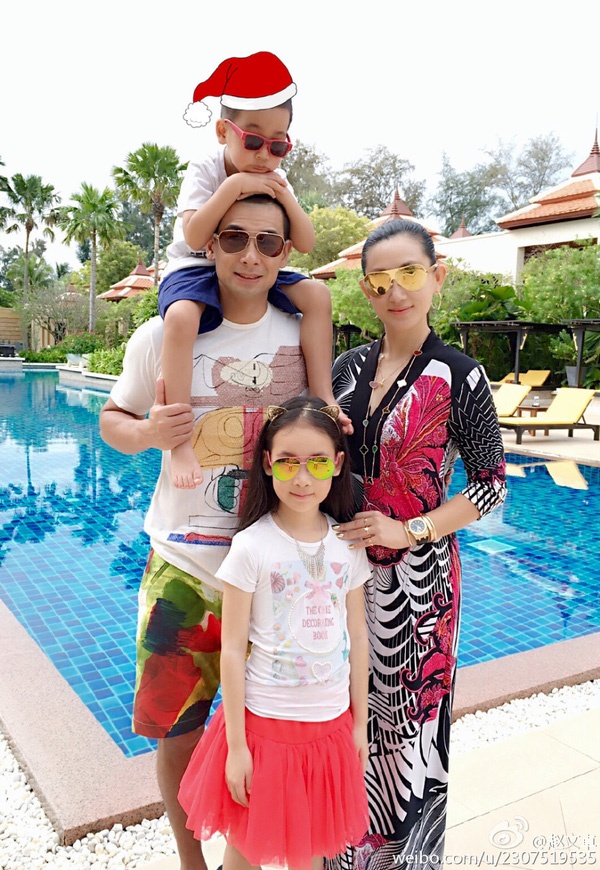 Gia đình Triệu Văn Trác đón Noel ở khách sạn cao cấp.